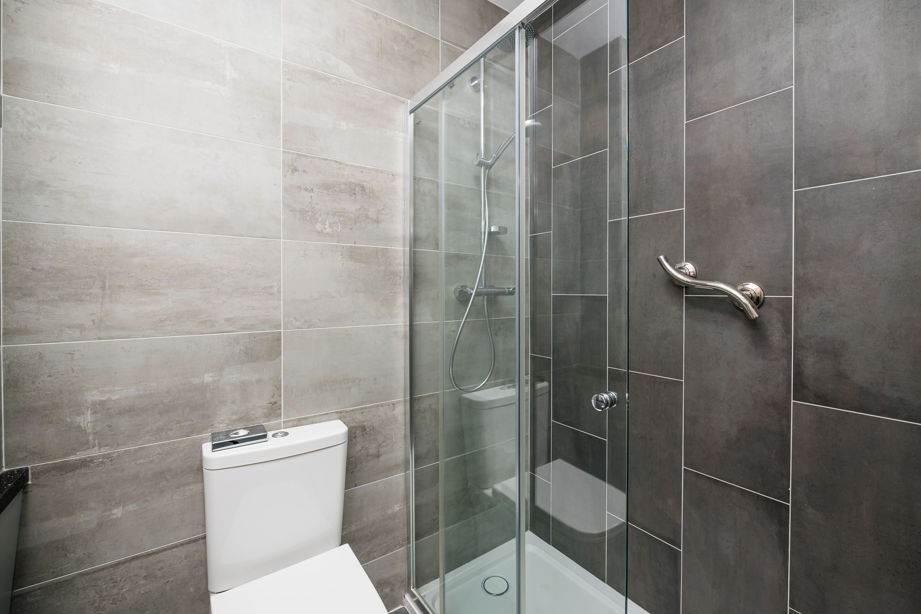Chambre Standard Double ou avec lits jumeaux, plusieurs lits | Salle de bain