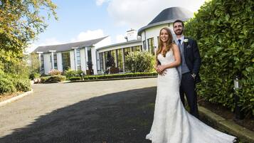 屋内結婚式場