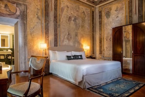 Room, 1 King Bed (Spinola) | Premium bedding, down duvets, minibar, in-room safe