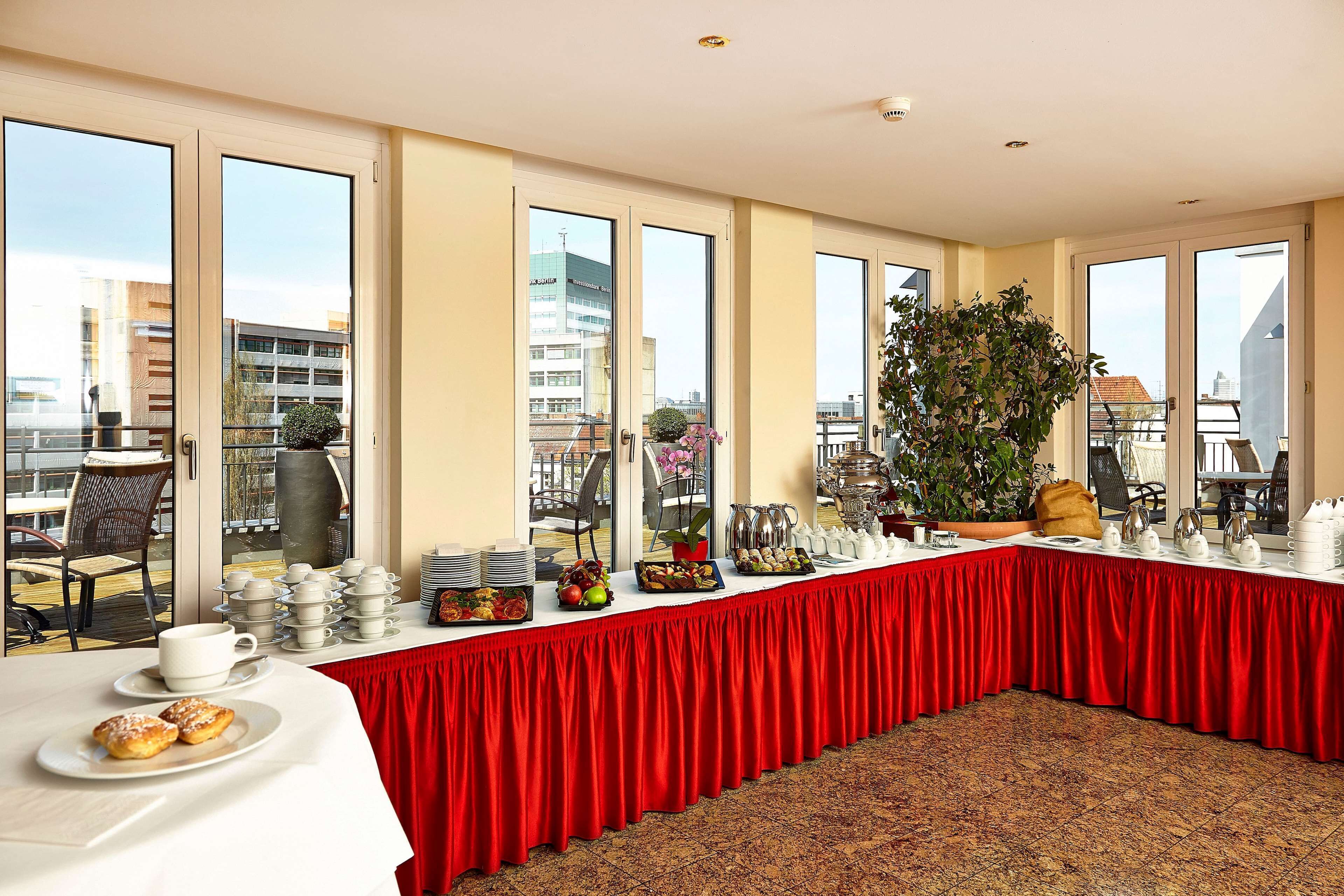 Tägliches Frühstücksbuffet gegen Gebühr