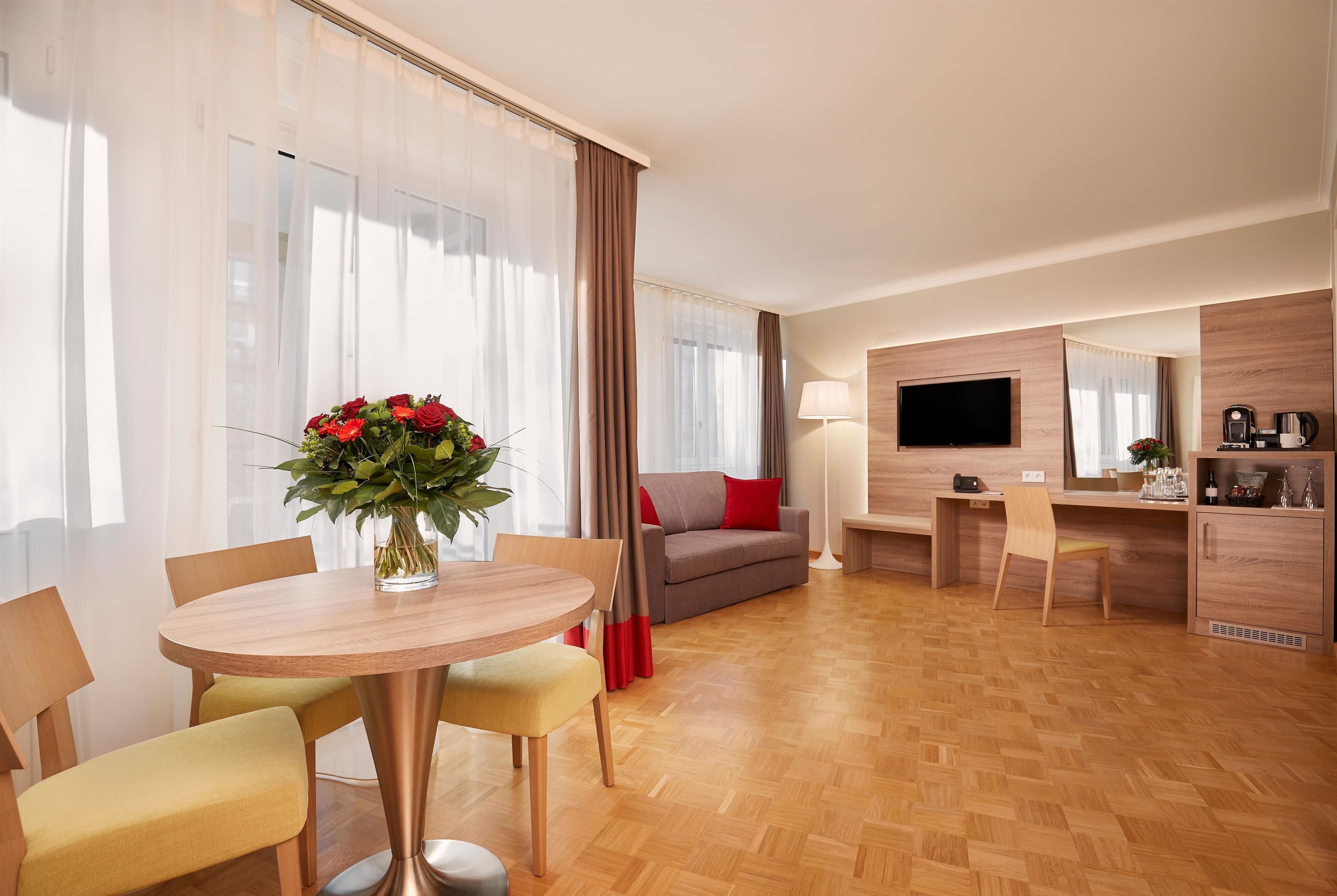 Junior Suite, 1 Bedroom | Premium bedding, free minibar, in-room safe, desk