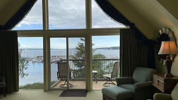 Luxury Suite, Jetted Tub, Bay View