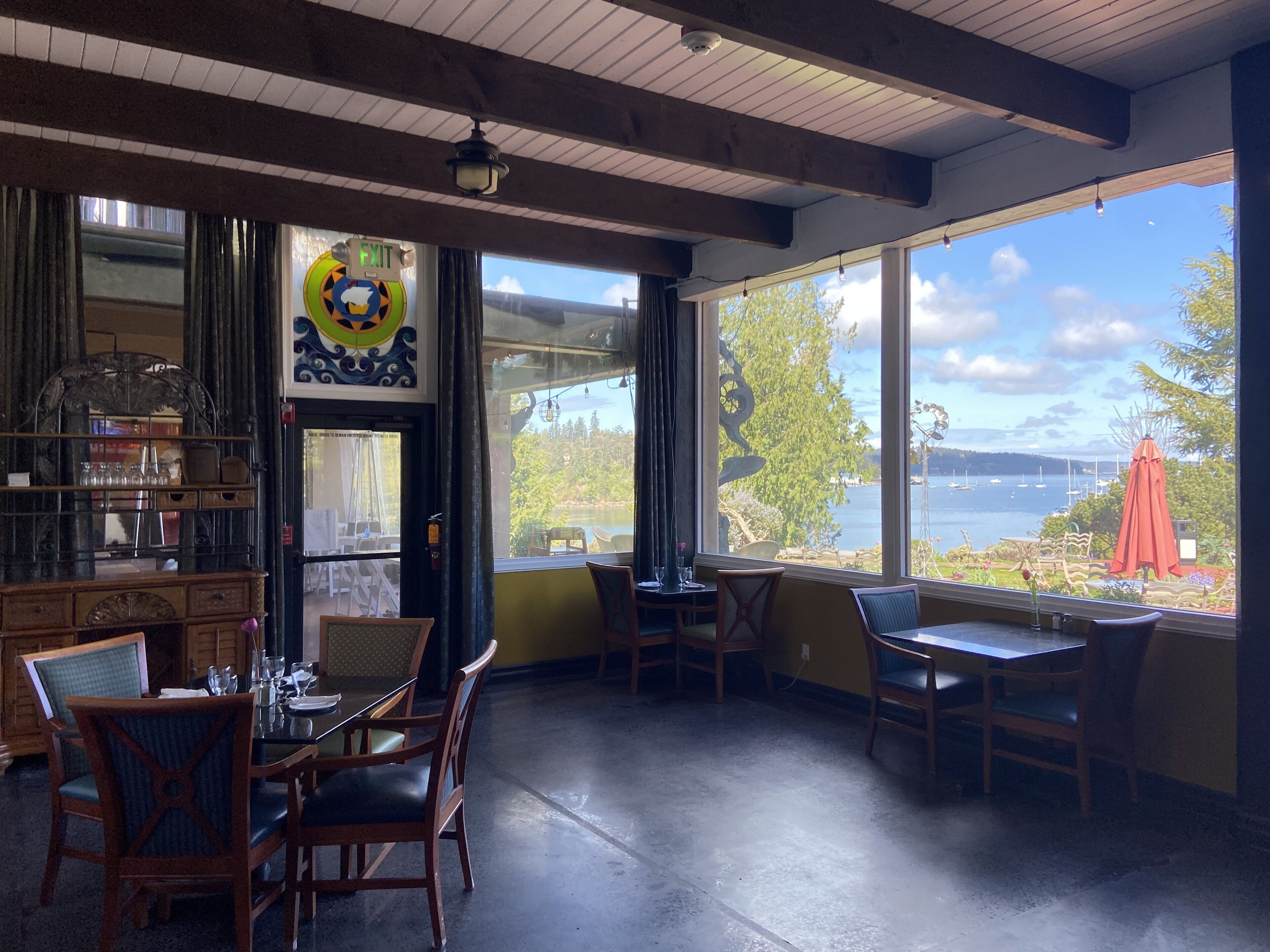 Lunch and dinner served, local cuisine