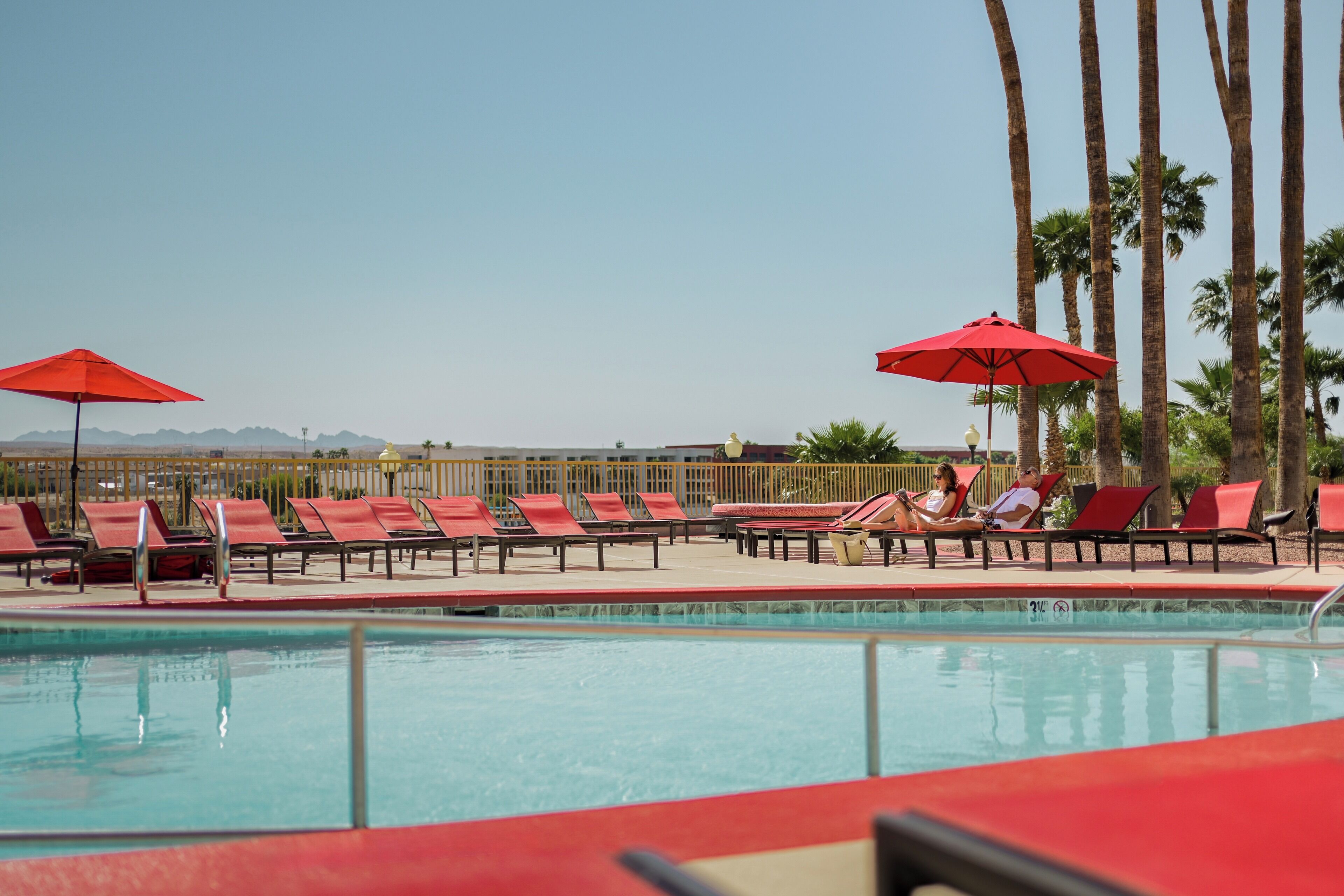 Piscine extérieure, tentes de plage, parasols de plage
