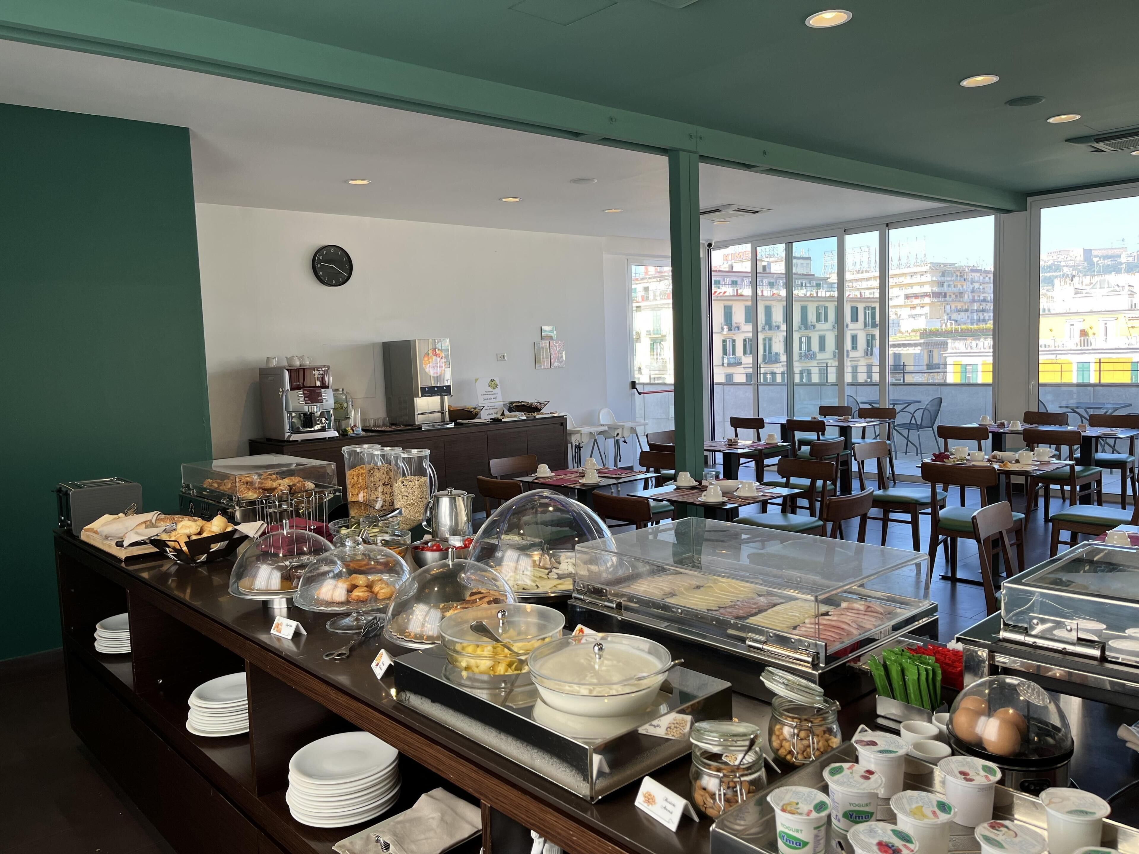 Petit déjeuner buffet servi tous les jours en supplément