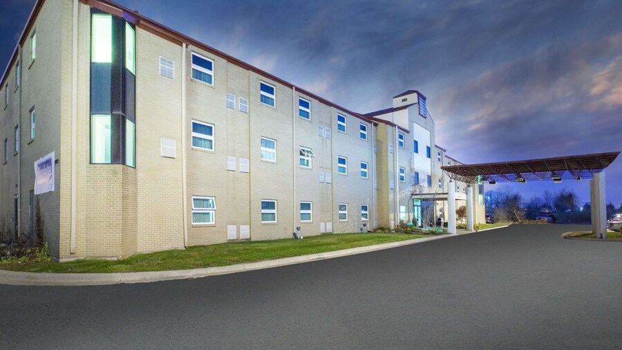 底特律机场罗米拉斯温德姆旅游旅馆