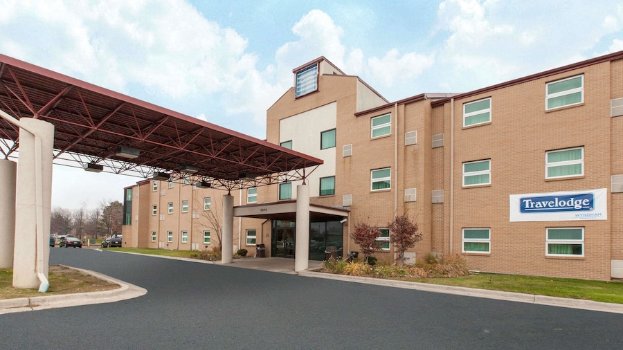 Travelodge by Wyndham Romulus Detroit Airport