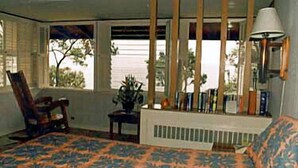 In-room safe, high-speed internet - Volcano House Hotel (Volcano)