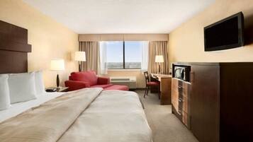 Deluxe-huone, 1 suuri parisänky | Työpöytä, silitysrauta/-lauta, ilmaiset vauvansängyt, lisävuoteet