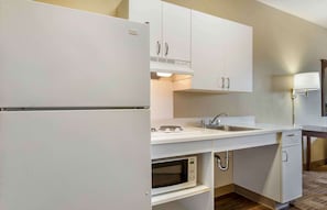 Studio, 1 Queen Bed, Accessible, Non Smoking | Private kitchen - Extended Stay America Suites Chicago Midway (Chicago)