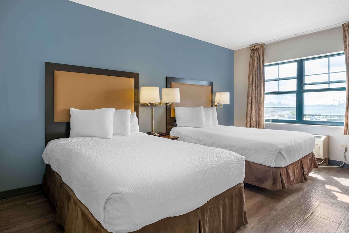 Studio, 2 Double Beds, Non Smoking | Desk, iron/ironing board, WiFi (free), bed sheets