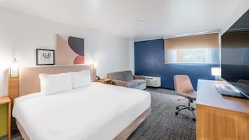 Caja de seguridad en la habitación, escritorio y cortinas blackout