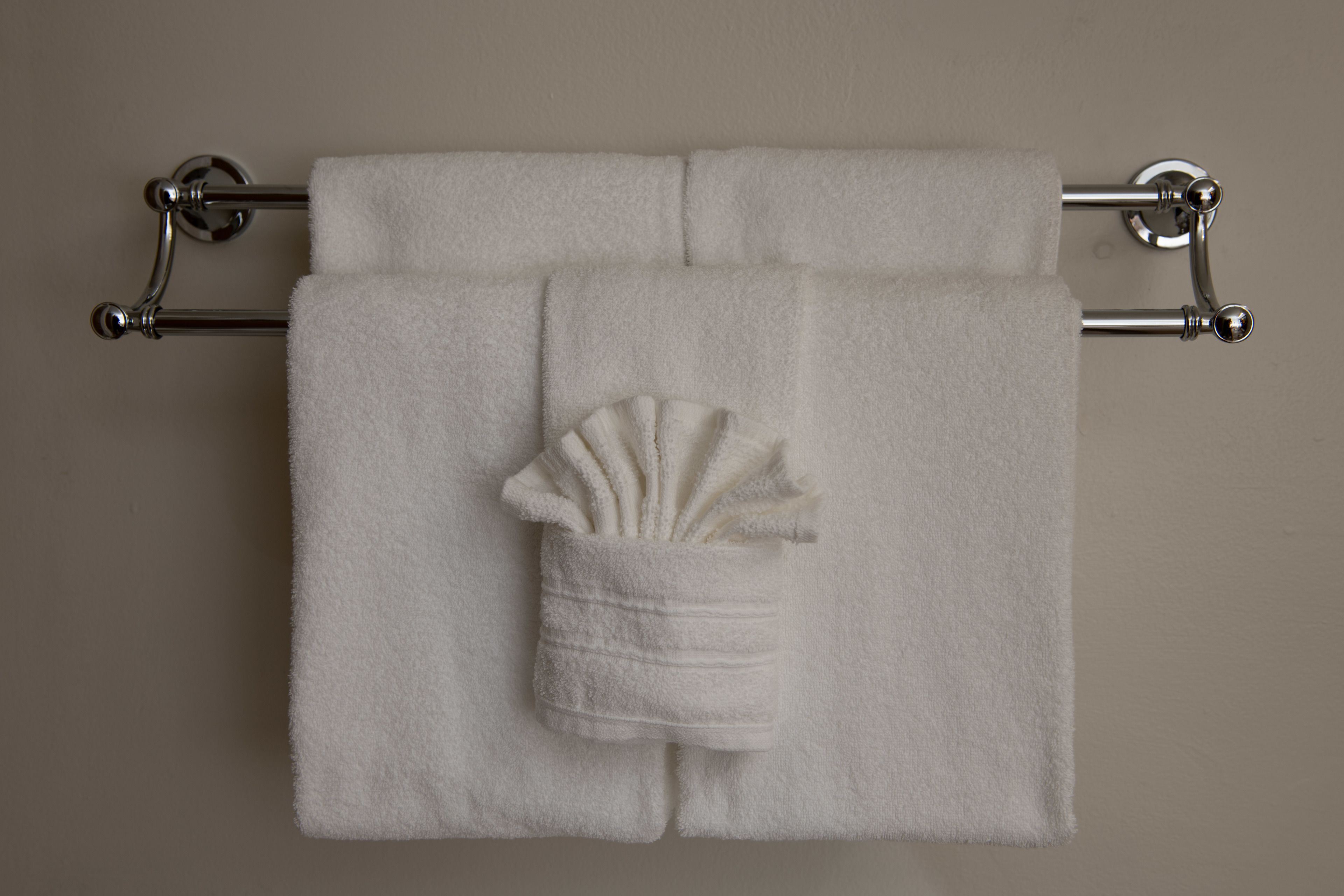 combined shower/bathtub, deep-soaking bathtub, free toiletries