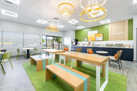 Free daily self-service breakfast . Spark by Hilton Ponce