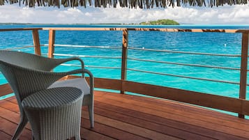 Bungalow, auf dem Wassser | Minibar, Zimmersafe, Schreibtisch, Verdunkelungsvorhänge