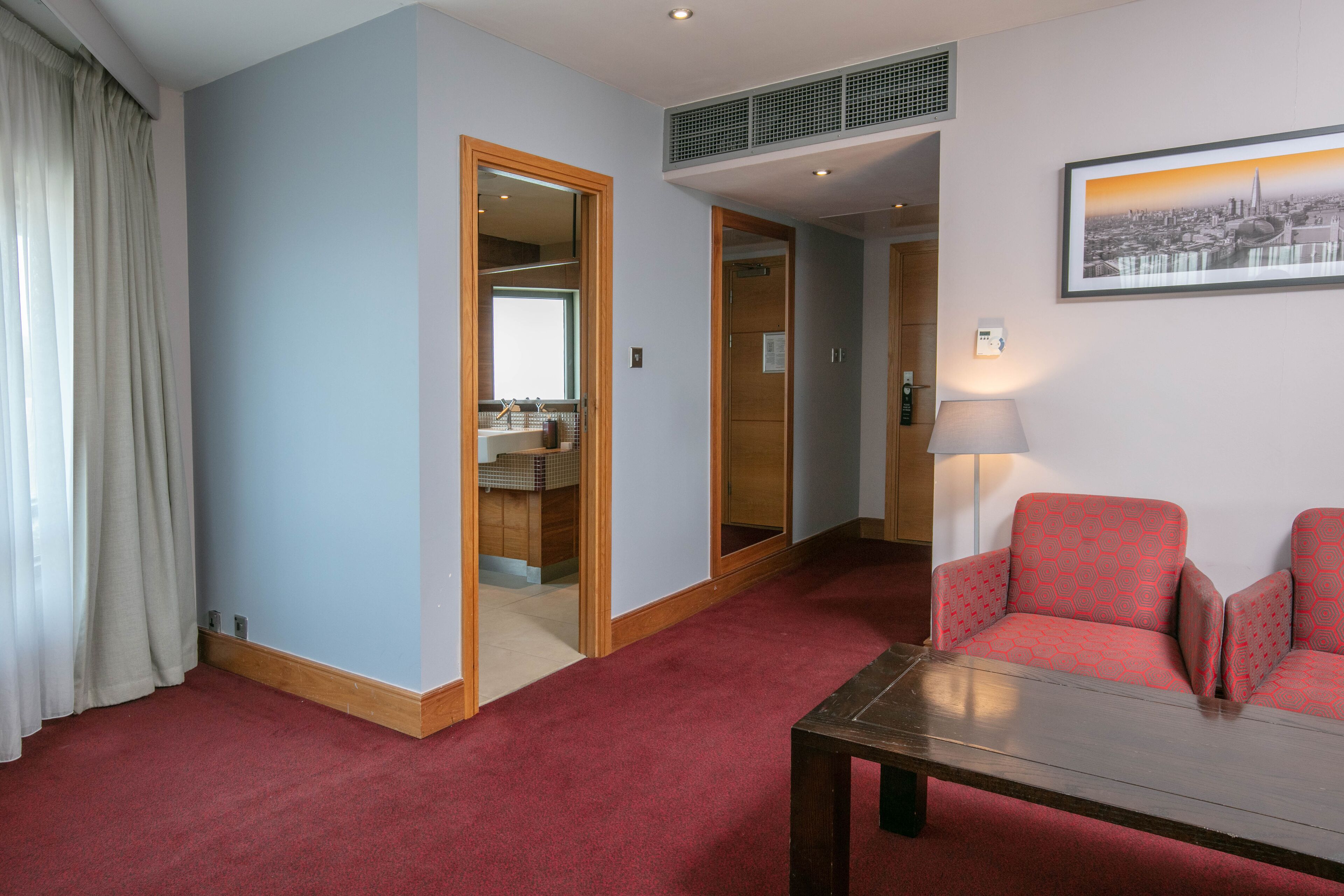 Photo - The Crown London, WorldHotels Distinctive