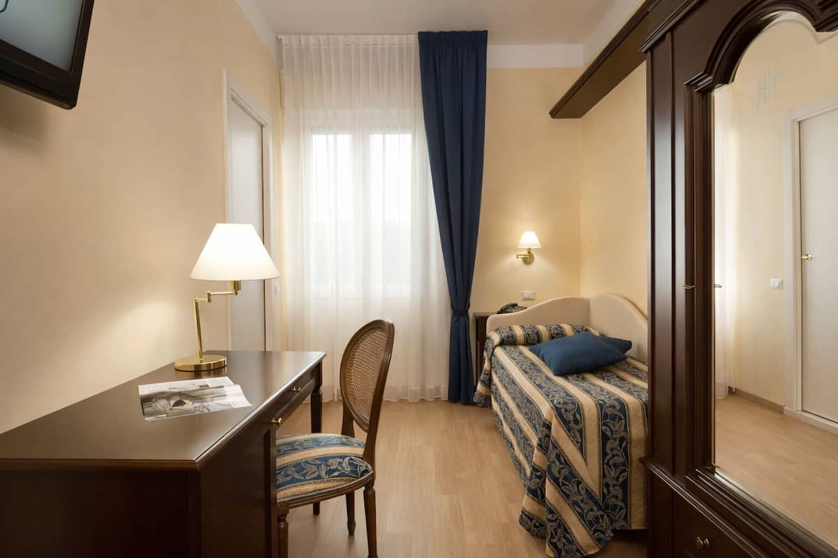 1 bedroom, minibar, in-room safe, desk