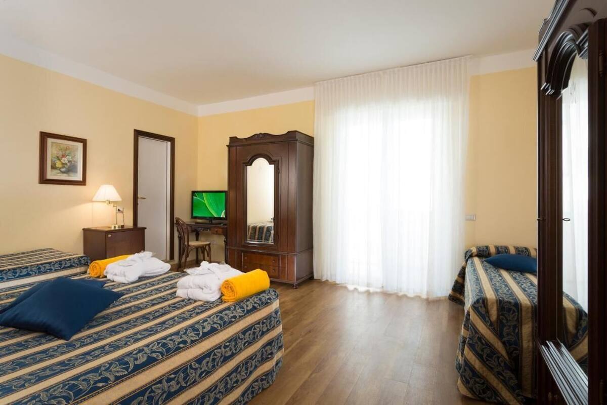 1 bedroom, minibar, in-room safe, desk
