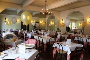 Free buffet breakfast