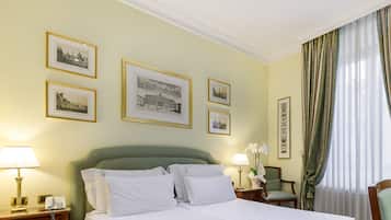 Quarto Flexível (mudança de quarto) | Cofres nos quartos, quartos à prova de som, Wi-Fi de cortesia