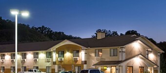 Super 8 by Wyndham Ripley