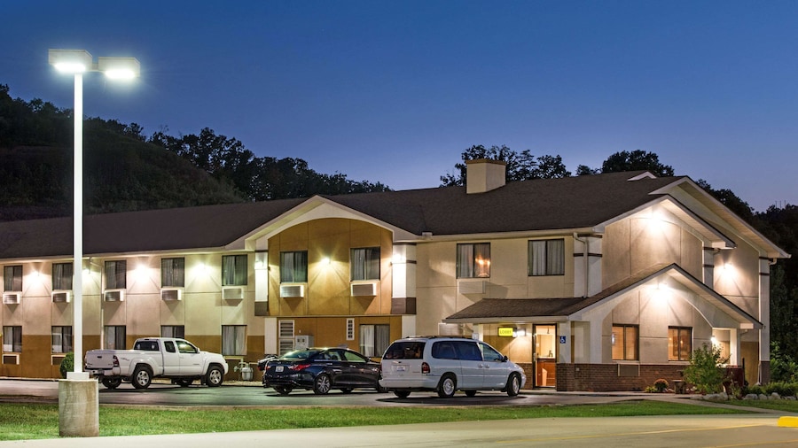 Super 8 by Wyndham Ripley