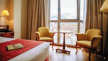 Double Single Use | Een minibar, een kluis op de kamer, een bureau, verduisterende gordijnen