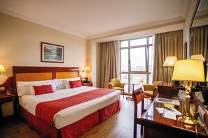 Chambre double pour 1 personne | Minibar, coffre-fort, bureau, rideaux d’obscurcissement