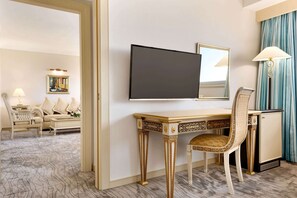 Suite senior, 1 cama King size | Ropa de cama de alta calidad y minibar 