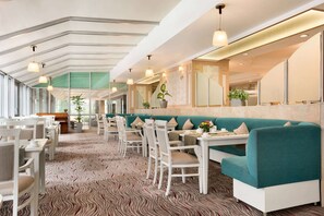Daily buffet breakfast (USD 15 per person) - Wyndham Tashkent (Tashkent)