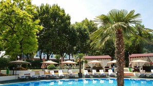 Indoor pool, seasonal outdoor pool, sun loungers - Wyndham Tashkent (Tashkent)