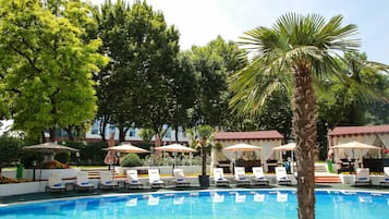 Indoor pool, seasonal outdoor pool, sun loungers