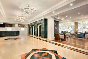 Lobby - Wyndham Tashkent (Tashkent)