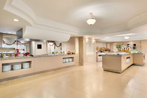 Daily buffet breakfast (USD 15 per person)