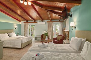 Premium Suite with Spa bath | Coffres-forts dans les chambres, rideaux occultants, Wi-Fi gratuit