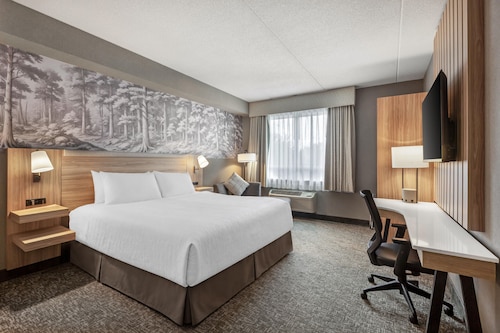 Best Western Plus Burlington Inn & Suites