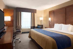 1 Schlafzimmer, hochwertige Bettwaren, Daunenbettdecken, Schreibtisch