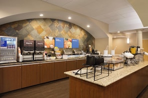 TĂ€gliches inbegriffenes FrĂŒhstĂŒcksbuffet