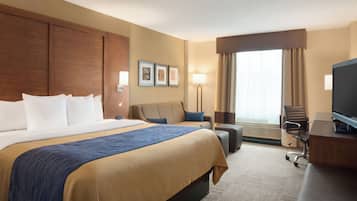 Camera Standard, 1 letto king con divano letto, non fumatori | Biancheria da letto di alta qualità, copriletto in piuma, una scrivania