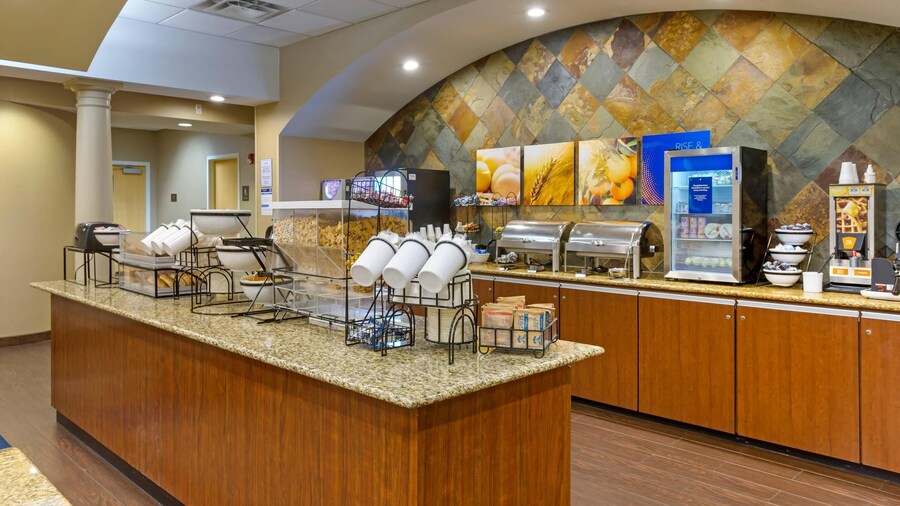 Comfort Inn & Suites Presidential - Downtown Little Rock