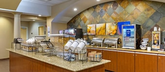 Comfort Inn & Suites Presidential - Downtown Little Rock