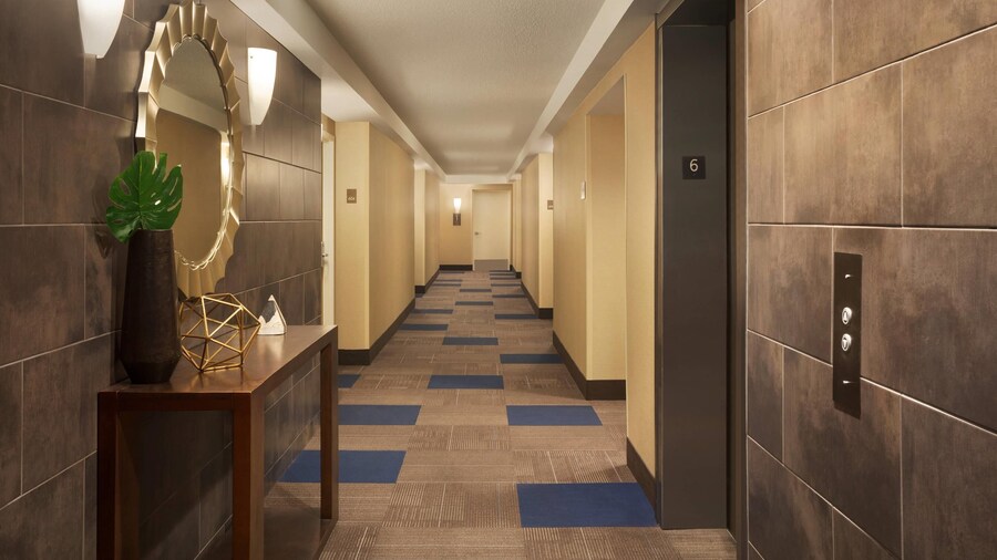 Comfort Inn & Suites Presidential - Downtown Little Rock