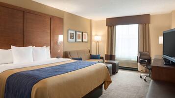 Standaard kamer, 1 kingsize bed met slaapbank, niet-roken | Luxe beddengoed, donzen dekbedden, een bureau, een laptopwerkplek