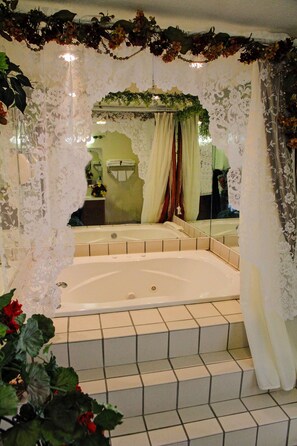 Private spa tub
