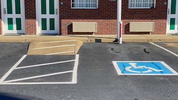 Standardværelse - 1 kingsize-seng - handicapvenligt - ikke-ryger | Værelsesfacilitet