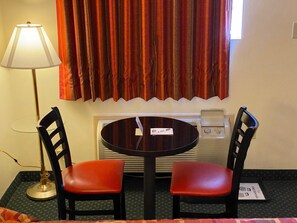 Iron/ironing board, free WiFi, bed sheets - Country Hearth Inn & Suites Union City (Union City)