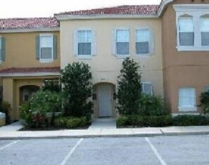 Front of property - Global Vacation Homes (Orlando)