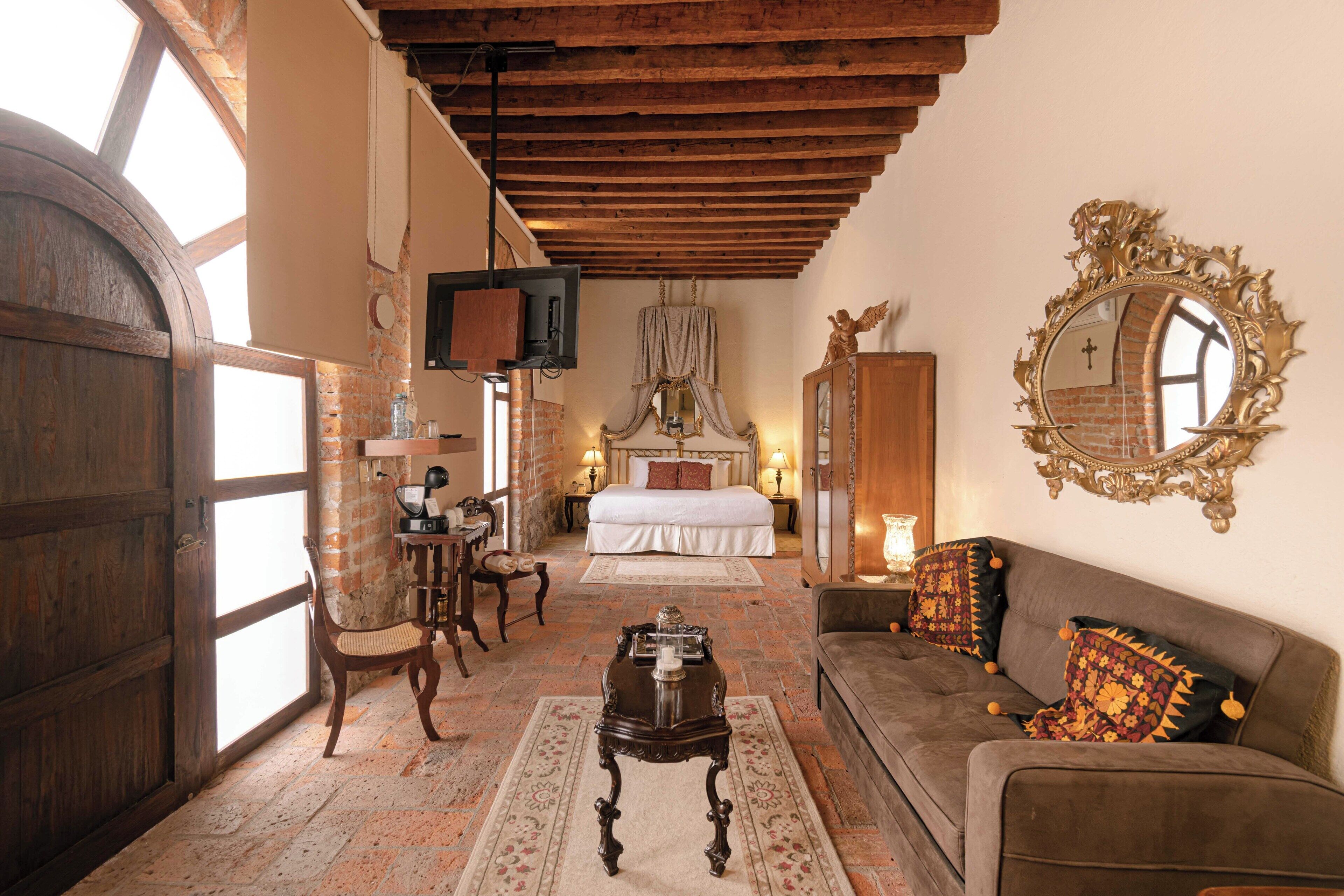 design suite | 1 bedroom, premium bedding, down duvets, in-room safe