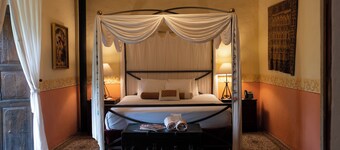 Hacienda Sepulveda Hotel & SPA