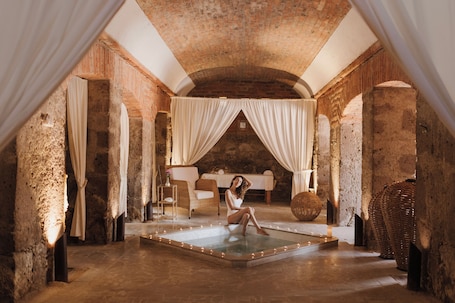 Couples treatment room(s), sauna, hot tub, steam room, body treatments. Hacienda Sepulveda Hotel & SPA